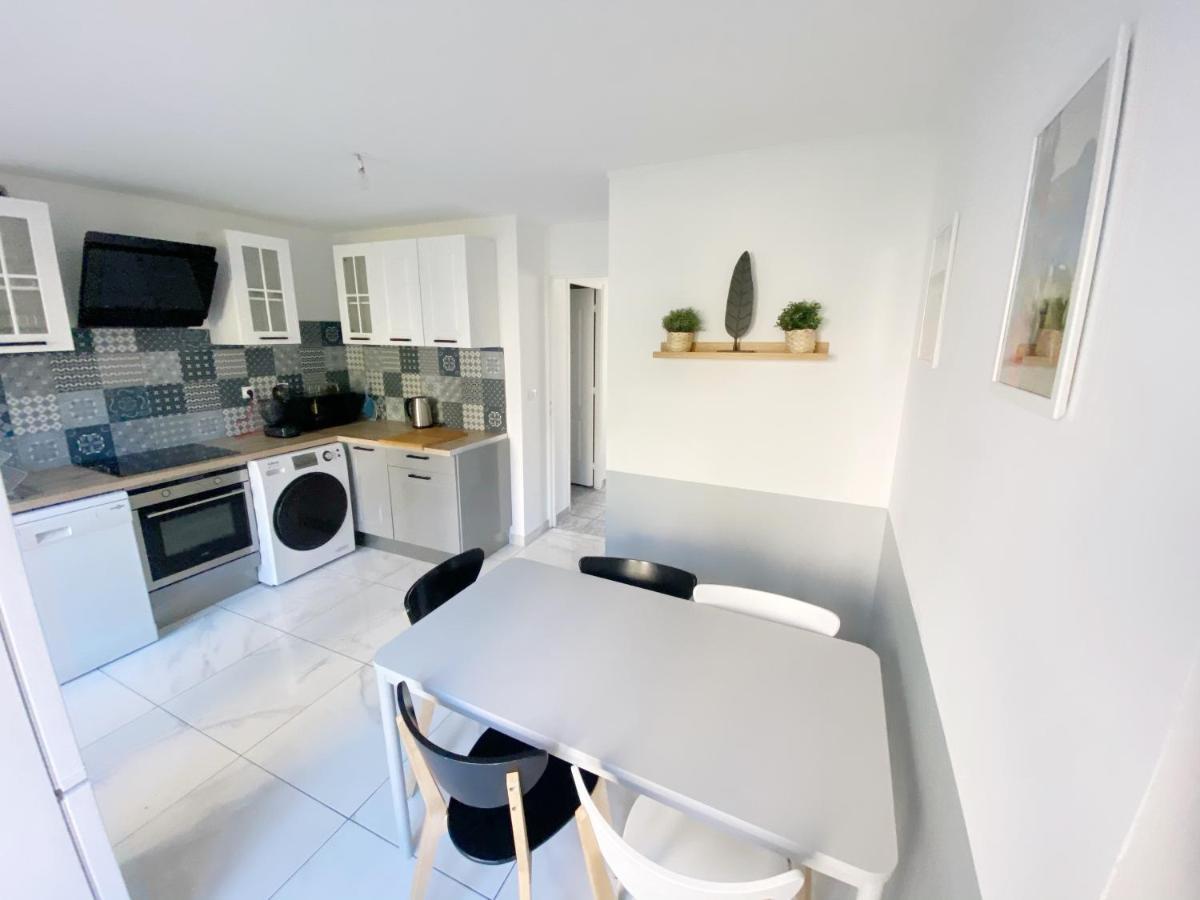 22 Chic & Cosy Grand Appart 92M2 Parking Gratuit Hypercentre Netflix Saint-Etienne  Extérieur photo